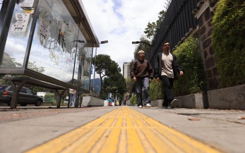 El Sendero Seguro de la av. Patria costó más de medio millón de dólares y aún genera dudas entre usuarios.