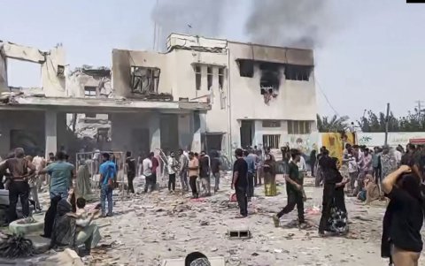 Captura del video de los momentos posteriores al bombardeo en una escuela de la ciudad iraní de Minab, en el que murieron al menos 85 niñas.