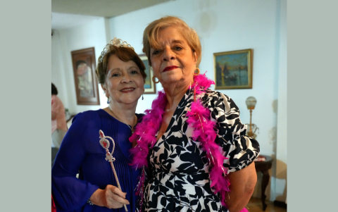 Mirian de Díaz y Esther de Raad.