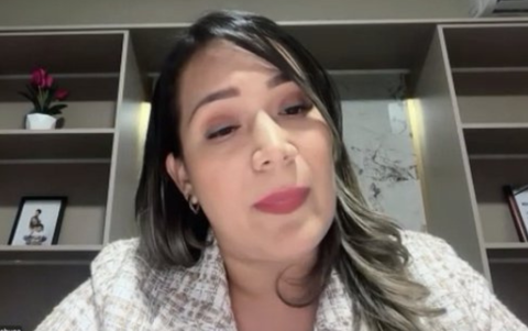 Asambleísta Katherine Pacheco expone la propuesta de reforma al Código de la Niñez en la Asamblea Nacional.