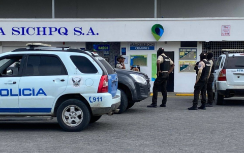 “Operativo en Quinindé dejó el decomiso de cinco tanqueros, armas y vehículos, golpeando las economías criminales vinculadas al contrabando de combustible.