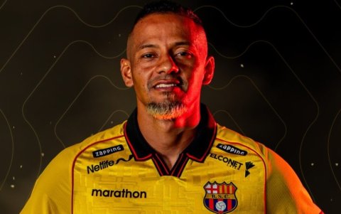 El volante ecuatoriano Jefferson Intriago jugará en Barcelona en la temporada 2026.