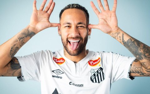 Neymar es la estrella de Santos FC.