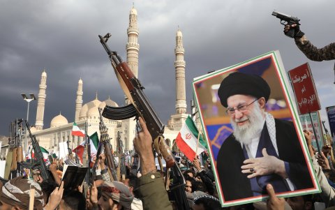 Hutíes salieron a protestar por el asesinato del ayatolá