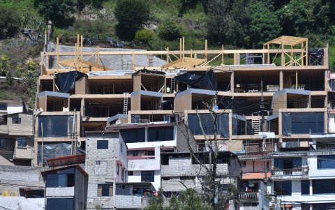 Construcción. Edificación adicional genera inquietud vecinal por falta de planificación.