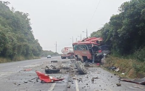 El póster oficial de la Velada del Año VI.