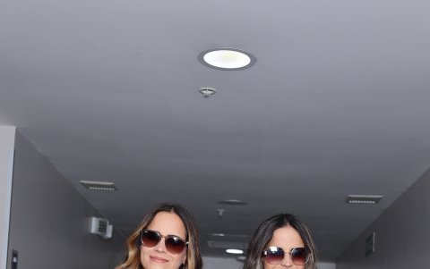 Teherán amaneció envuelta en una nube tóxica mezcla de lluvia y humo de los ataques contra cuatro instalaciones petroleras en la capital y zonas cercanas.