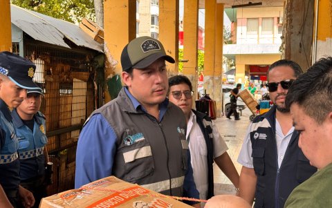 Operativo municipal clausuró 19 bodegas clandestinas en la Bahía.