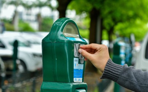 La recaudación de parquímetros en 2023, 2024 y 2025, suman más de cuatro millones de dólares en Samborondón.