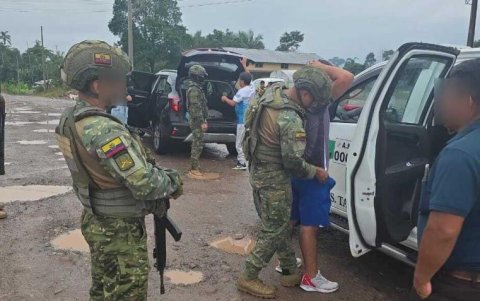 Los militares han tomado el control de la seguridad del país.
