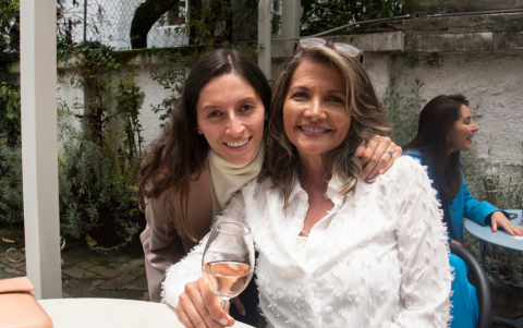 Amanda Ordóñez y Evelyn Ortega.