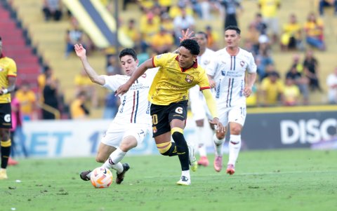 Barcelona SC y Liga de Quito empataron 2-2 la última vez que se enfrentaron por LigaPro el 23 de noviembre de 2025.