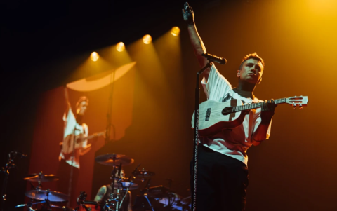 A lo largo del tráiler oficial se da a entender que también se mostraran conversaciones pre y post presentación.