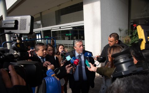 Ramiro García, abogado defensor del alcalde Aquiles Álvarez, cuestiona los indicios presentados por la Fiscalía durante la audiencia del caso Goleada.