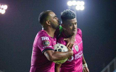 Aron Rodríguez fue la figura del compromiso en Manta.