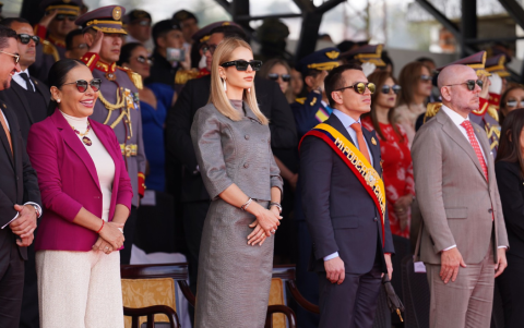 Noboa, junto a autoridades del Estado, durante los 197 años del Ejército en Quito. El mandatario ratificó el fortalecimiento táctico para el combate a la inseguridad.