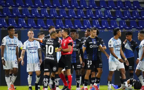 Directivos de Liga de Quito, Independiente y Emelec han expresado estar a favor de la reducción de clubes en Serie A.