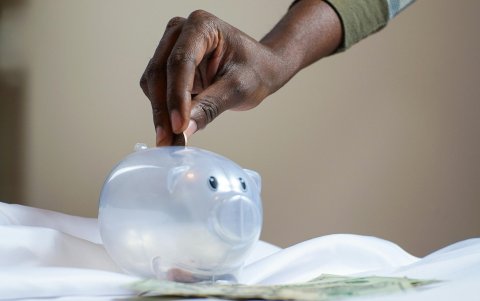 Referencial. El empleado no comunica por escrito su elección, se adopta automáticamente la opción de pago mensual.