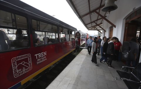 La reactivación del tren ha generado un auge turístico en la localidad.