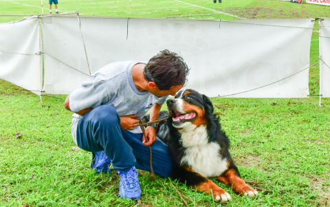 Mauricio Bastidas y su mascota Dante.