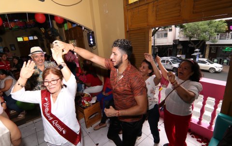 Las matinés son opciones que han ido ganando espacio en locales del centro de Guayaquil, como El Colonial.