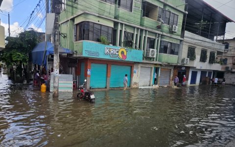En la segunda etapa de El Recreo se registra acumulación de agua, la mañana de este domingo 22 de febrero.