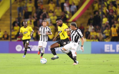 La serie entre el Ídolo y el Fogao está igualada 1-1.