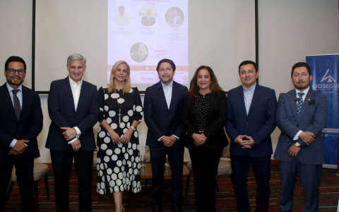 Ricardo Valero, Jaime Solórzano, Jimena Babra, Jorge Morales, Aránzuzu de Maldonado, Luis Díaz y Patricio Rodríguez.