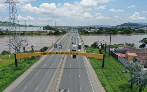 Vista panorámica del puente Vicente Rocafuerte