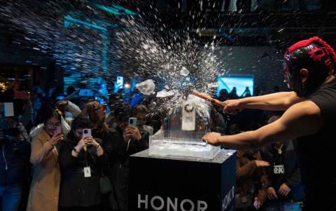 El Magic8 Lite de Honor fue sometido a difíciles pruebas de resistencia.