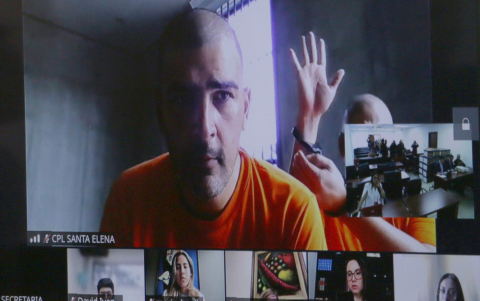 Álvarez se conecta a las audiencias de forma telemática desde la cárcel del Encuentro.