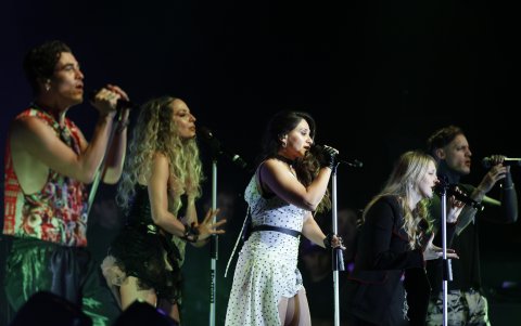 Kiruba cantó 22 temas en el Centro de Convenciones de Guayaquil