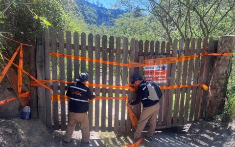 La AMC colocó sellos de suspensión de obra, pero eso no ha impedido que la construcción avance.