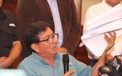 Solano sostiene la ley de Desarrollo Agropecuario impresa la cuál asegurá derivará en la eliminación de los precios mínimos de sustentación con los que comercializa actualmente el sector bananero.