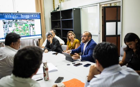 Delegación de Puerto Azul acudió al Municipio para hablar sobre el proyecto Blue Town.