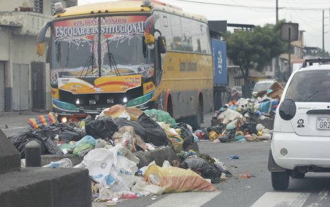 El servicio de recolección en Guayaquil registra una reducción del 20% debido a las actuales restricciones nocturnas.