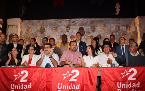 Giovanni Atarihuana, director de Unidad Popular, sostiene que el Gobierno de Daniel Noboa está detrás de la cancelación de las organizaciones políticas.