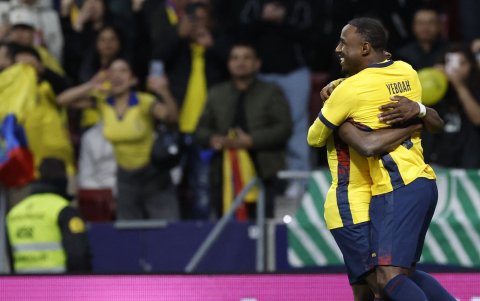 John Yeboah festeja el gol anotado para Ecuador en el amistoso ante Marruecos.