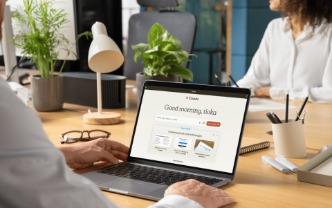 Claude Cowork fue lanzado en una versión preliminar el 12 de enero de 2026.