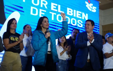 Fernando Casado es asesor de Luisa González, dirigente de la Revolución Ciudadana.