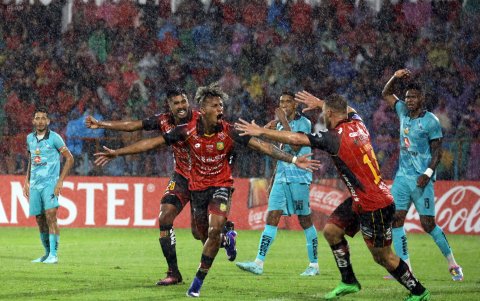 Deportivo Cuenca busca meterse en la pelea por el liderato de la LigaPro 2026.