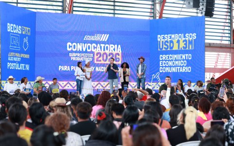 Durante el evento también se anunció la entrega de 10.000 becas PIAM.