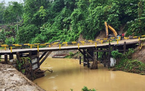 El personal de Petroecuador continúa ejecutando trabajos en el área considerada como zona cero.