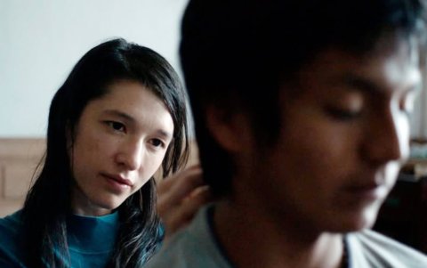 La película sigue la peculiar amistad de Azucena y Julio, un joven que vive en una casa de acogida.