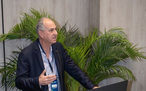 Desmond Schatz, investigador en diabetes, enfatizó el acceso a tecnología como clave en el tratamiento actual.