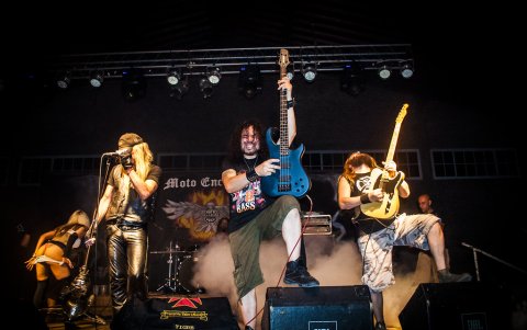 En San Antonio de Ibarra, agrupaciones de rock y metal se presentan año a año, entre ellos la argentina Tren Loco.