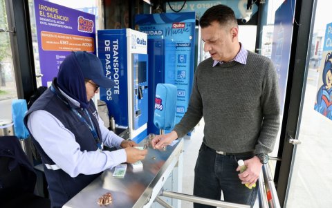 El dinero en efectivo ya no es necesario y con una tarjeta se puede acceder al trole, ecovía y metro.