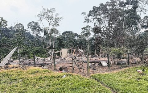 Destrucción. Imagen de cómo quedó la propiedad que, según el Gobierno, era usada por grupos ilegales.