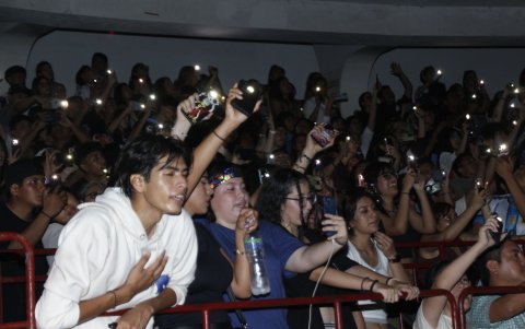 Los fans de Milo J en el Coliseo Voltaire Paladines Polo.