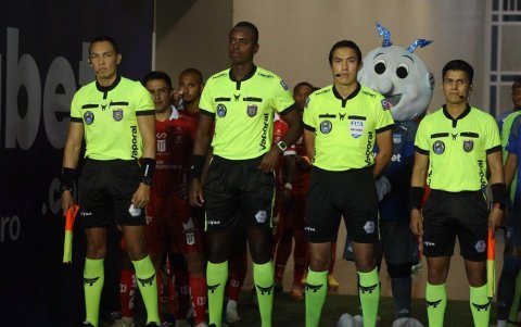 El referato ecuatoriano es poco tomado en cuenta internacionalmente